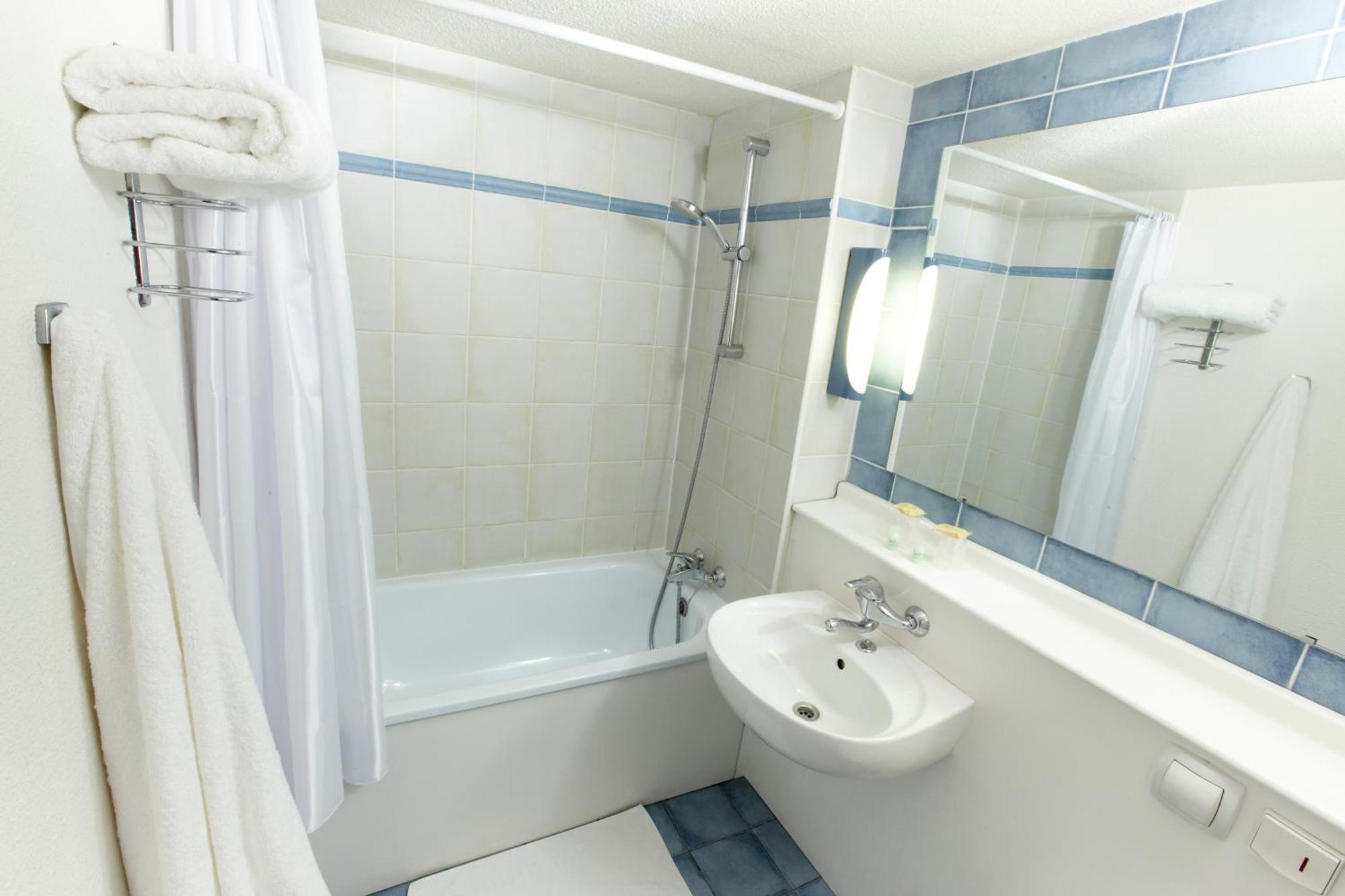 Hotel Campanile Marmande Habitación foto