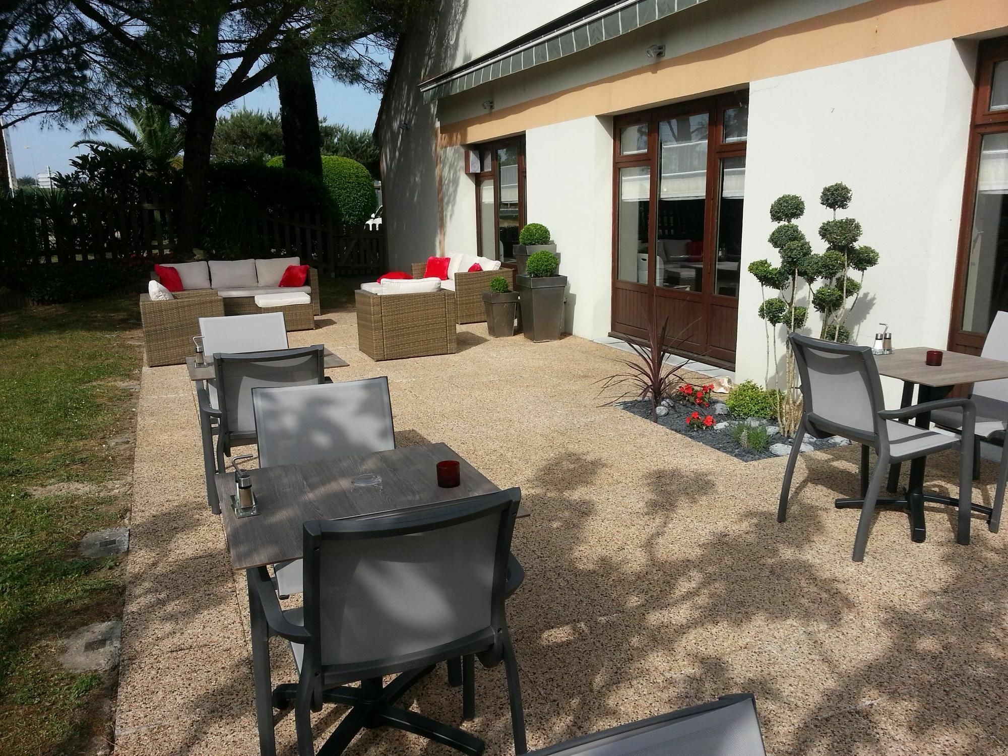 Hotel Campanile Marmande Exterior foto